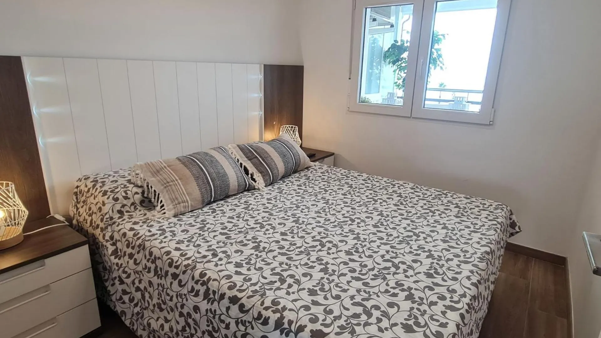 Apartment Rodas-5 By Interhome Σαλού